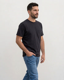 אפור
